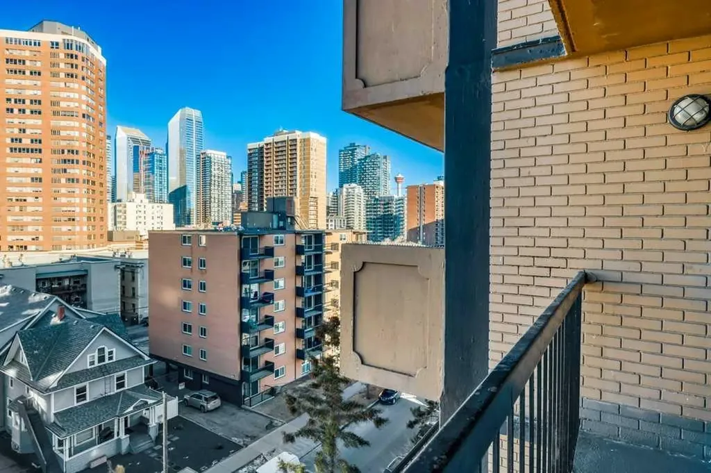 733 14 Avenue SW Calgary AB T2R 0N5