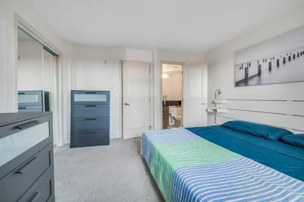 733 14 Avenue SW Calgary AB T2R 0N5