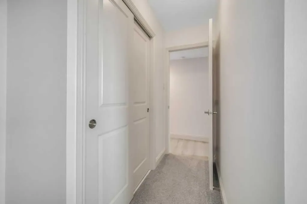 733 14 Avenue SW Calgary AB T2R 0N5