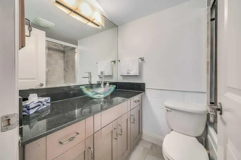 733 14 Avenue SW Calgary AB T2R 0N5