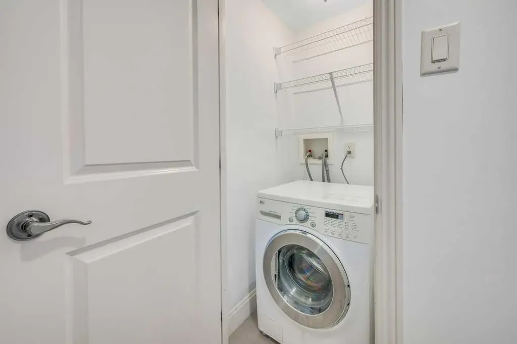 733 14 Avenue SW Calgary AB T2R 0N5
