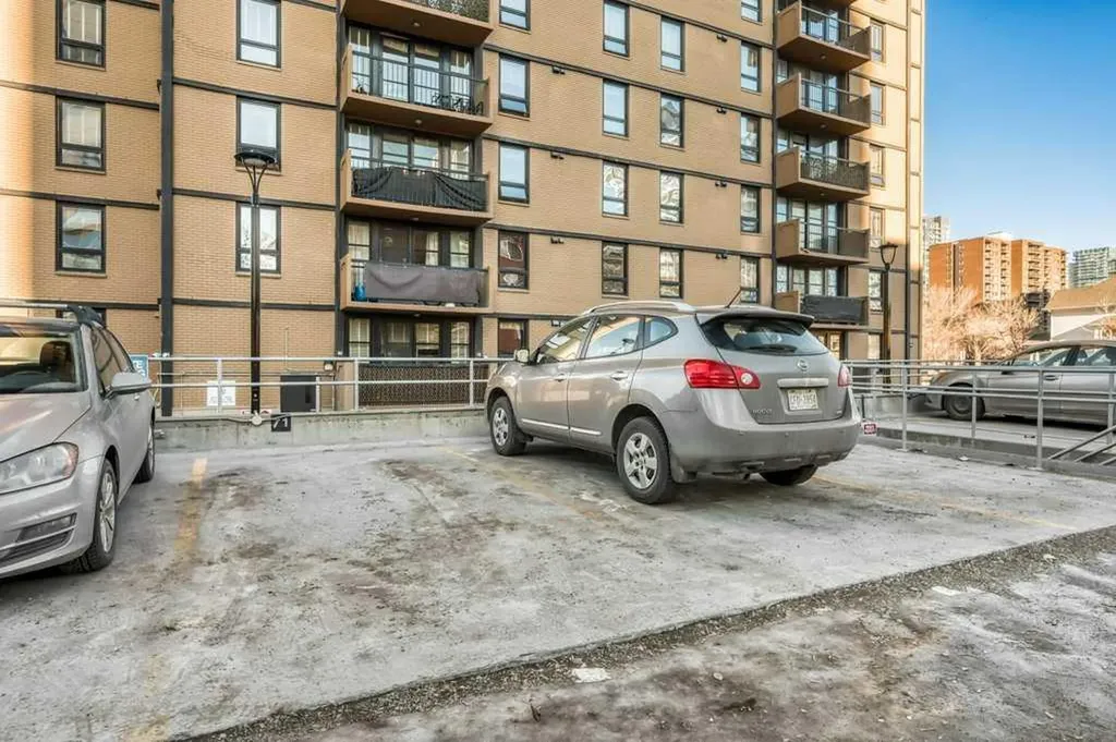 733 14 Avenue SW Calgary AB T2R 0N5