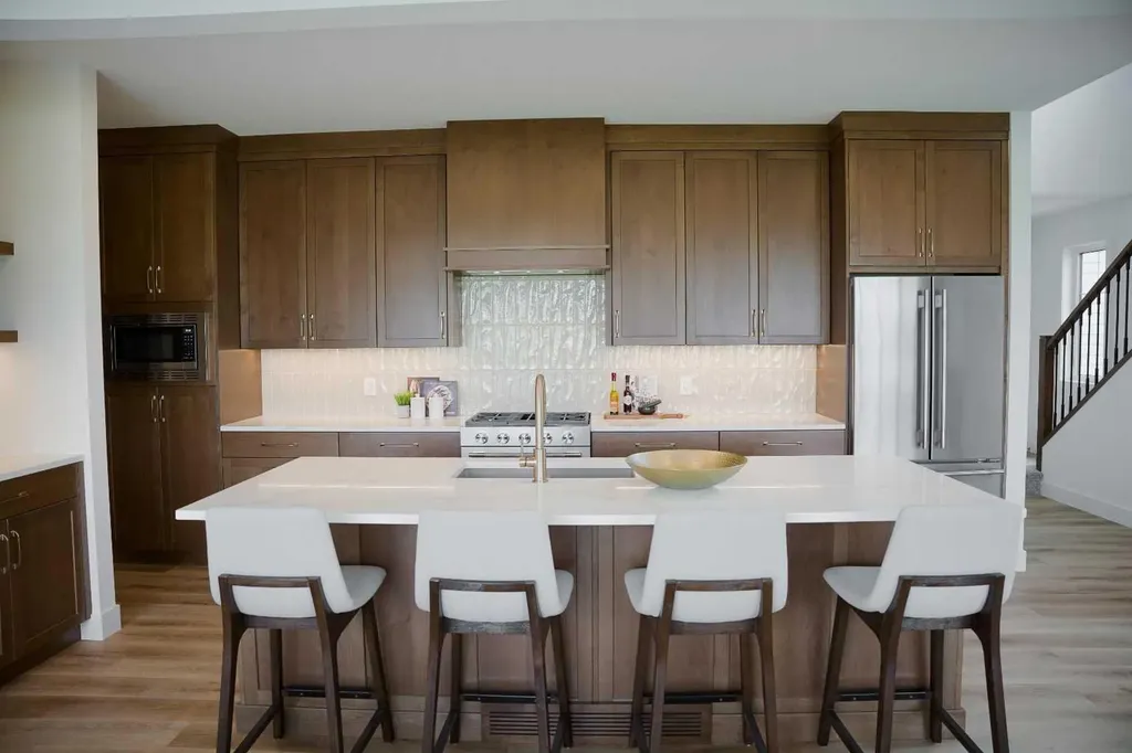 460 Discovery Place SW Calgary AB T3H 6A2