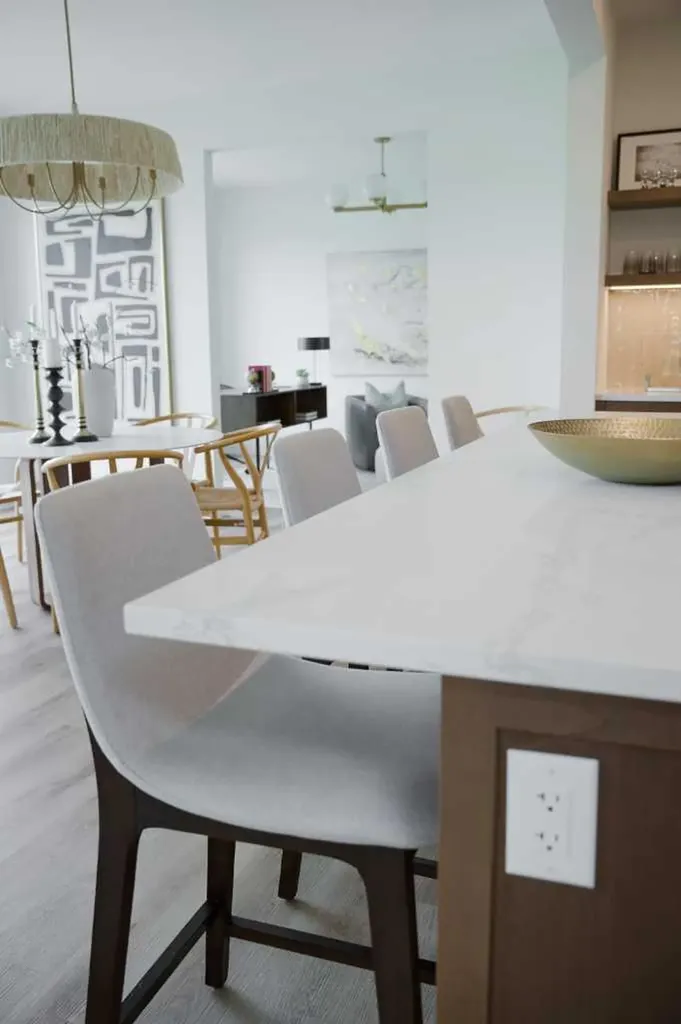 460 Discovery Place SW Calgary AB T3H 6A2