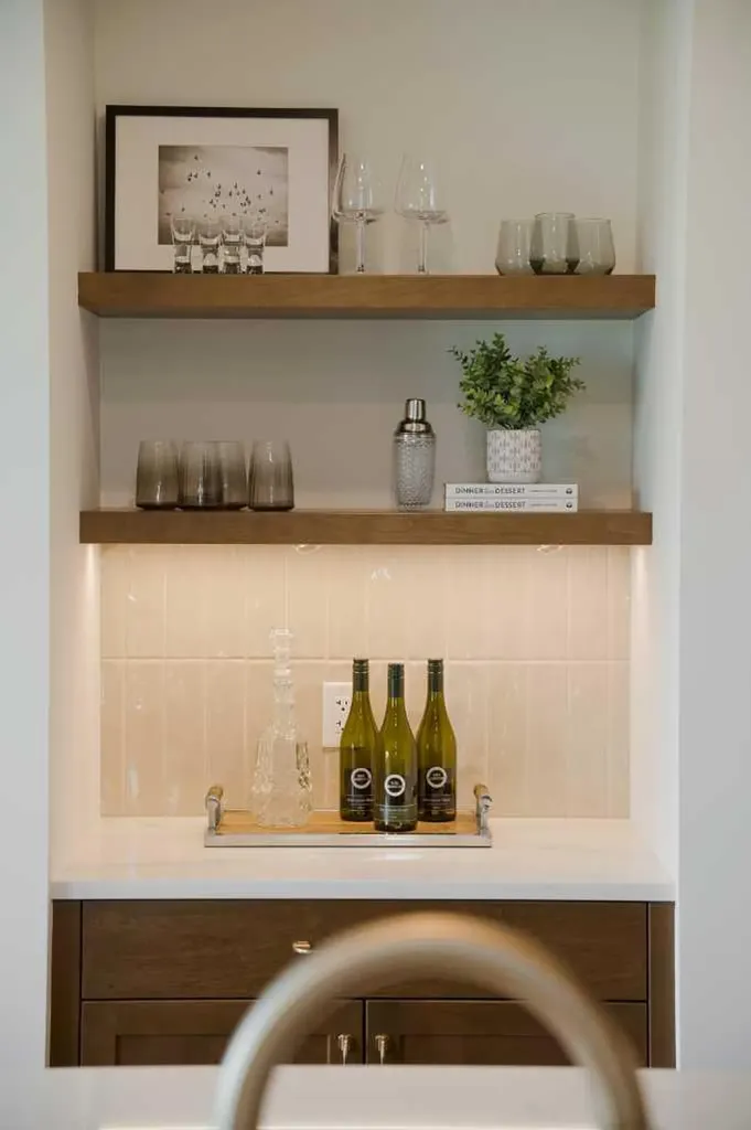 460 Discovery Place SW Calgary AB T3H 6A2