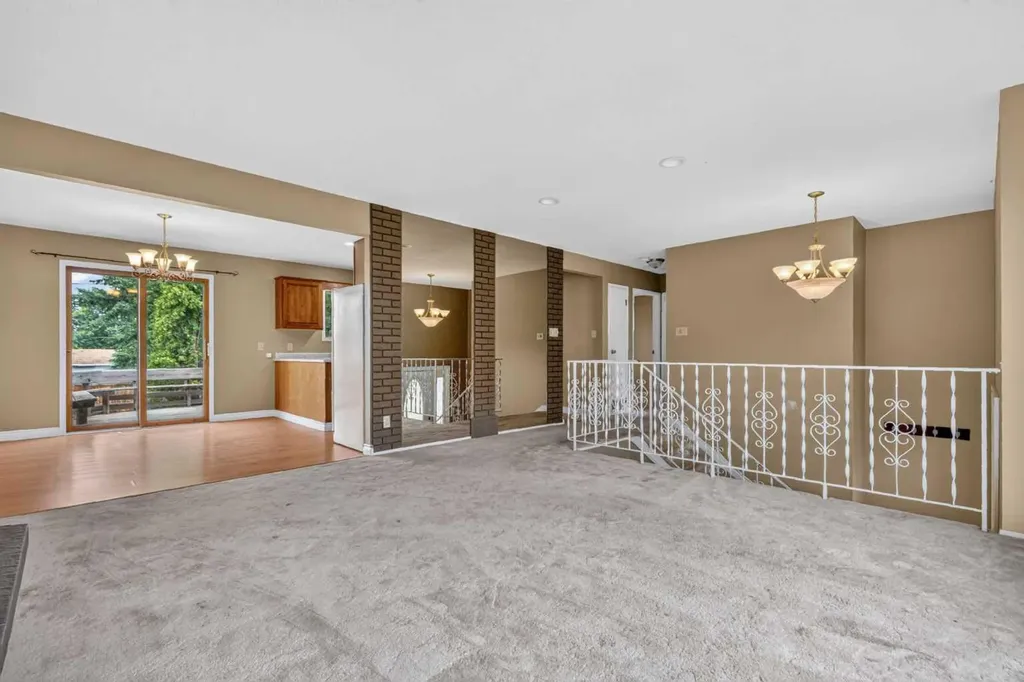 5306 51 Avenue Daysland AB T0B 1A0