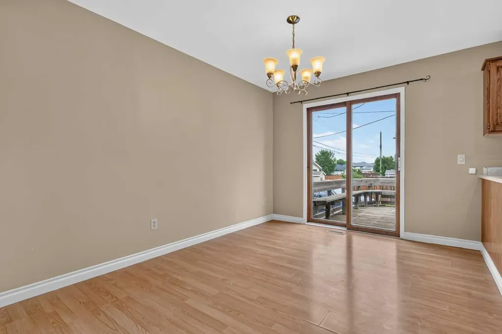 5306 51 Avenue Daysland AB T0B 1A0