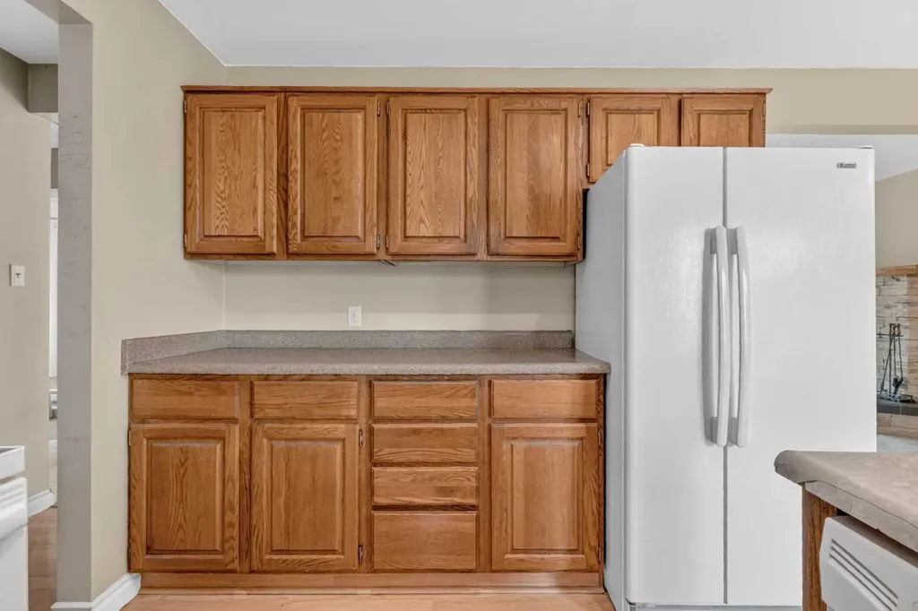 5306 51 Avenue Daysland AB T0B 1A0