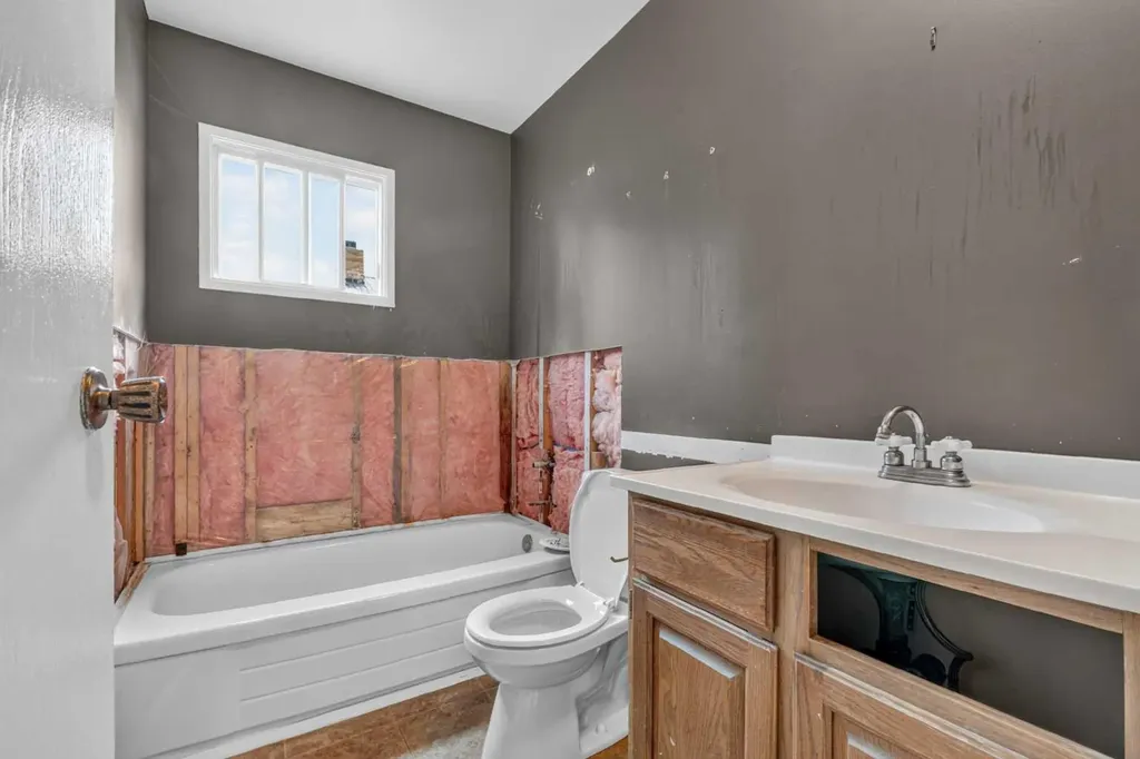 5306 51 Avenue Daysland AB T0B 1A0