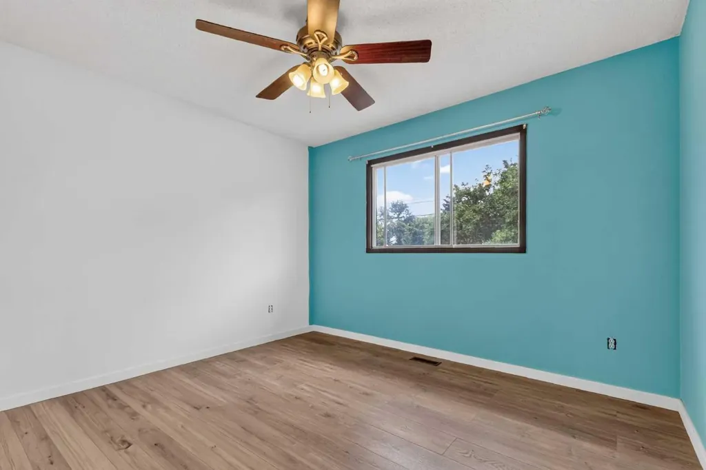 5306 51 Avenue Daysland AB T0B 1A0