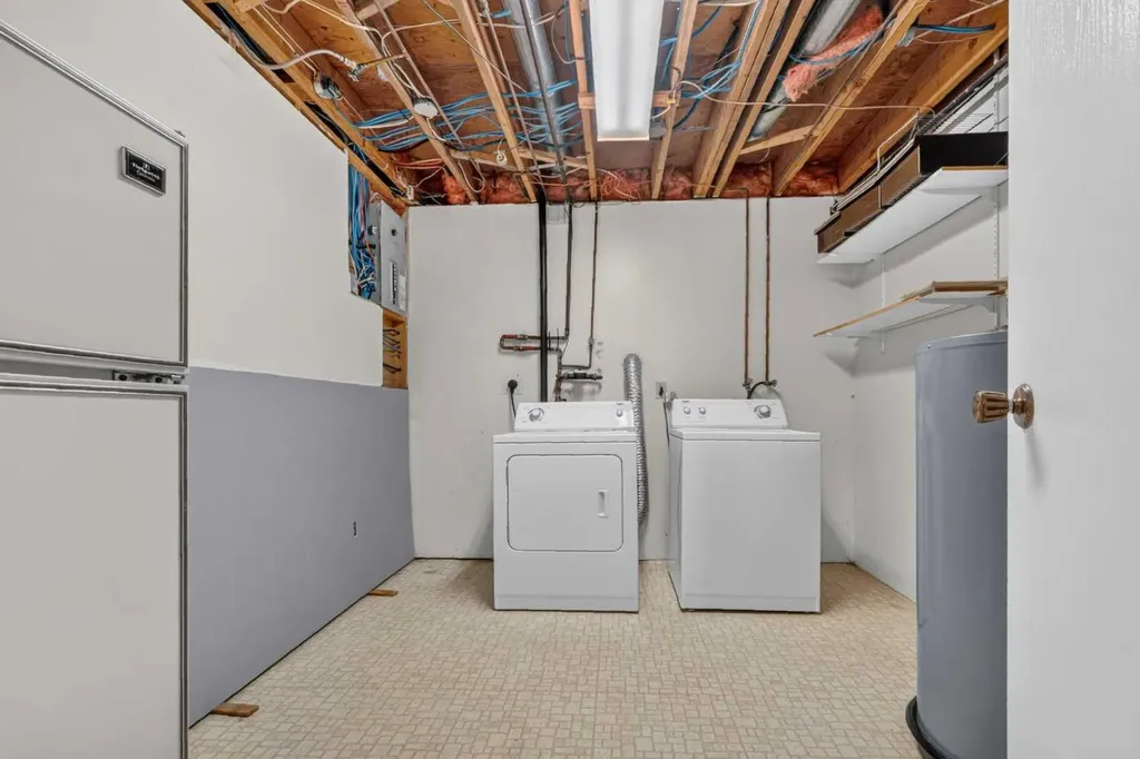 5306 51 Avenue Daysland AB T0B 1A0