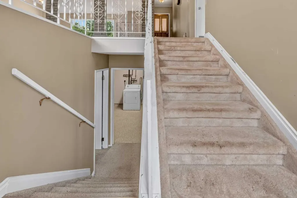 5306 51 Avenue Daysland AB T0B 1A0