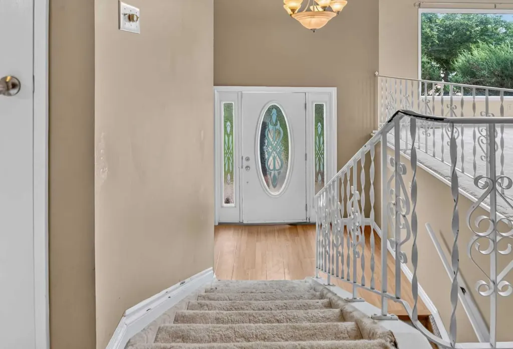 5306 51 Avenue Daysland AB T0B 1A0