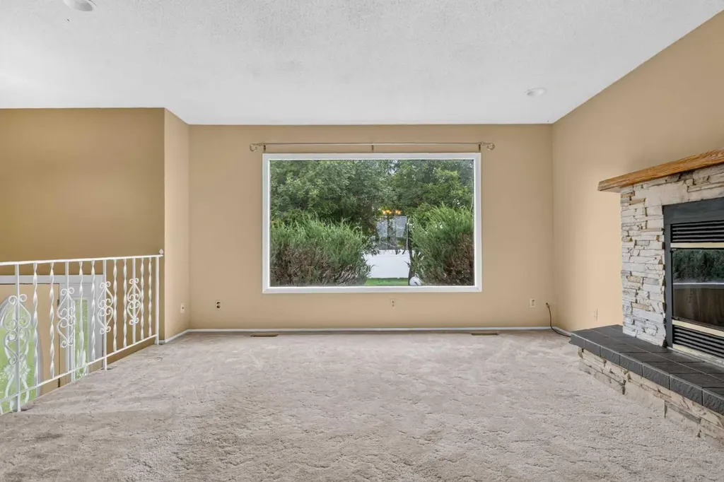 5306 51 Avenue Daysland AB T0B 1A0