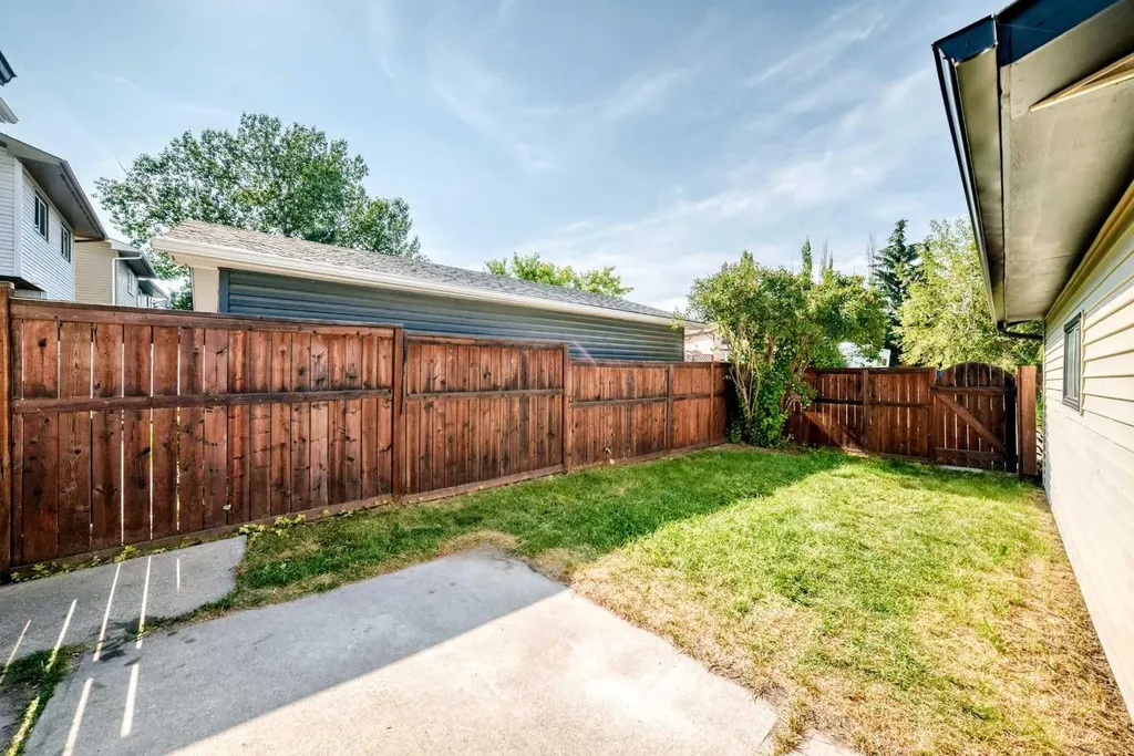 145 Sunvale Crescent SE Calgary AB T2X2R7