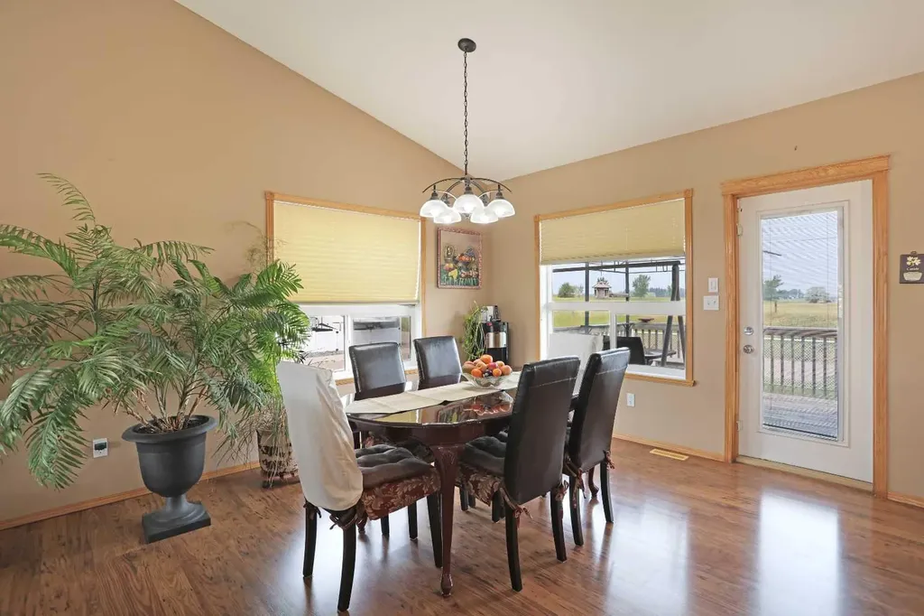 372 Lake Stafford Drive E Brooks AB T1R 1P8