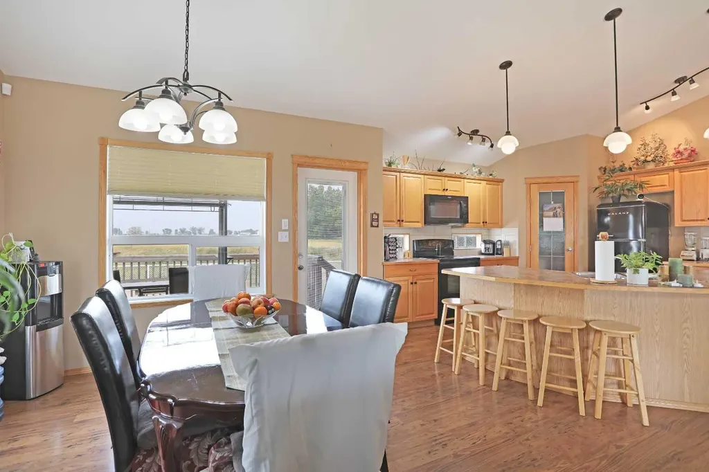 372 Lake Stafford Drive E Brooks AB T1R 1P8