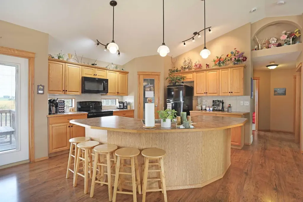 372 Lake Stafford Drive E Brooks AB T1R 1P8