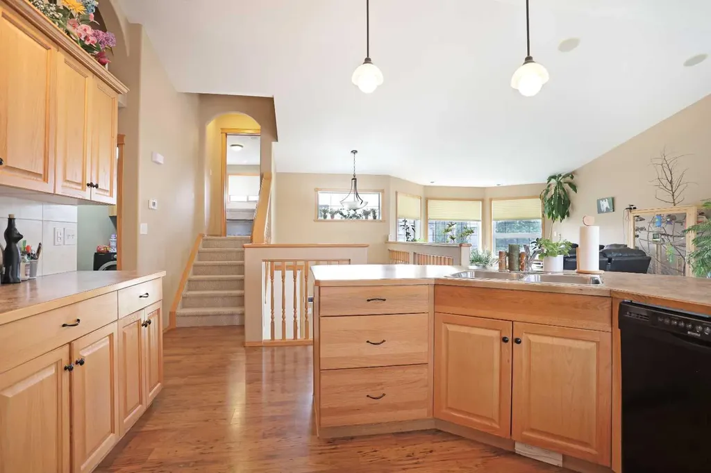 372 Lake Stafford Drive E Brooks AB T1R 1P8