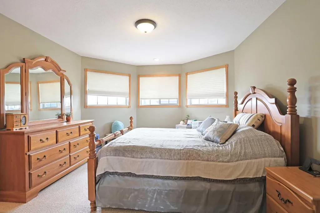372 Lake Stafford Drive E Brooks AB T1R 1P8