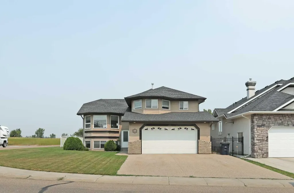 372 Lake Stafford Drive E Brooks AB T1R 1P8