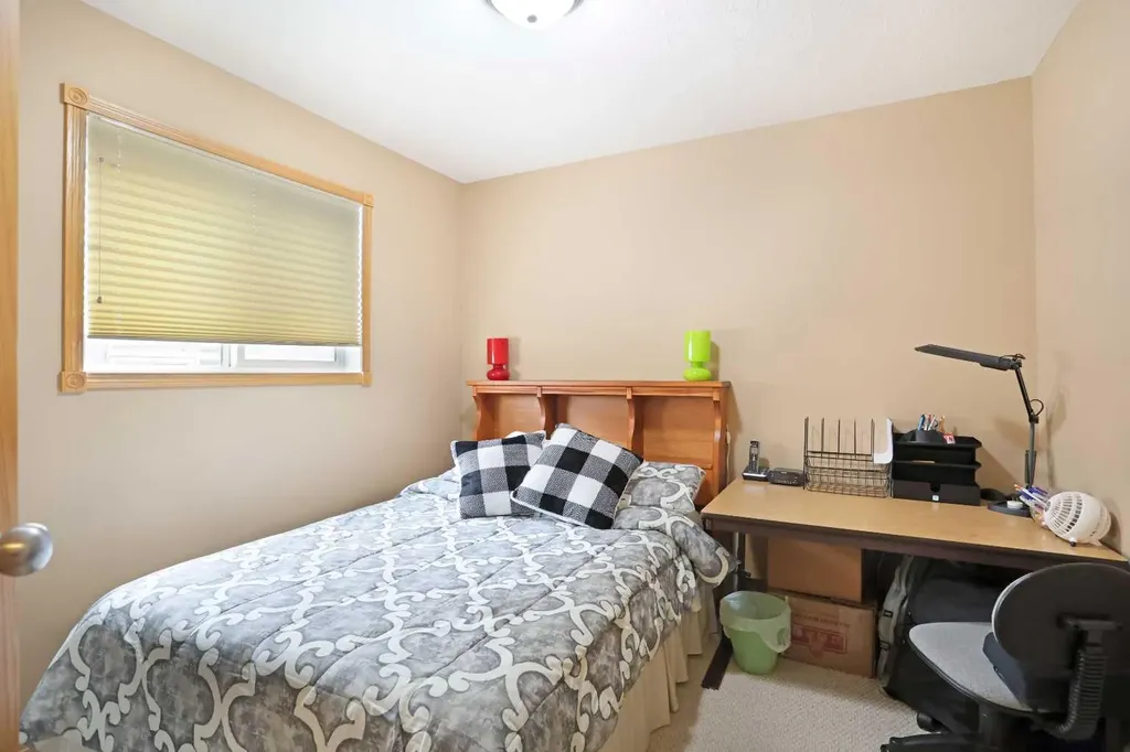 372 Lake Stafford Drive E Brooks AB T1R 1P8