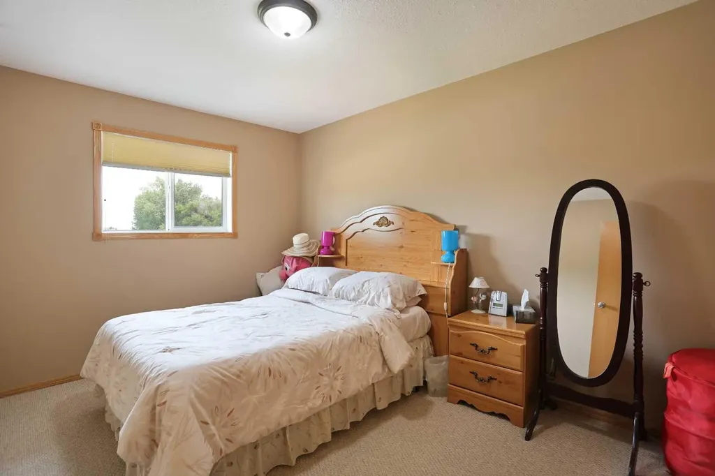 372 Lake Stafford Drive E Brooks AB T1R 1P8