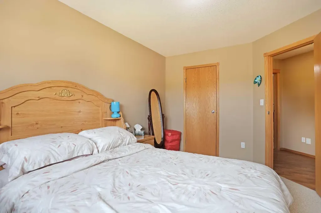 372 Lake Stafford Drive E Brooks AB T1R 1P8