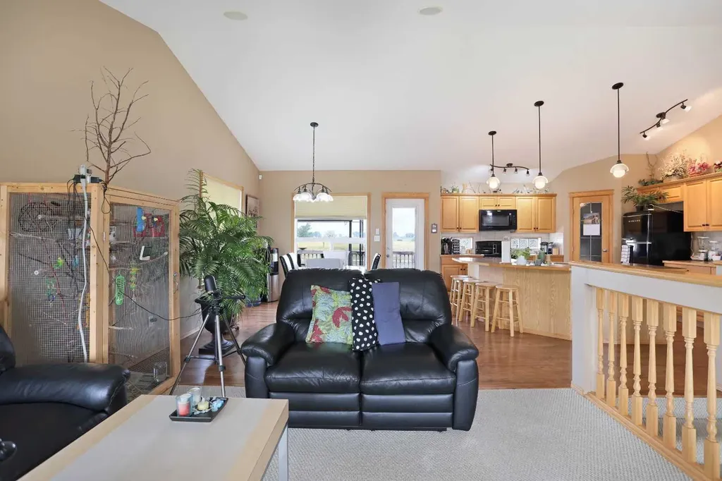 372 Lake Stafford Drive E Brooks AB T1R 1P8