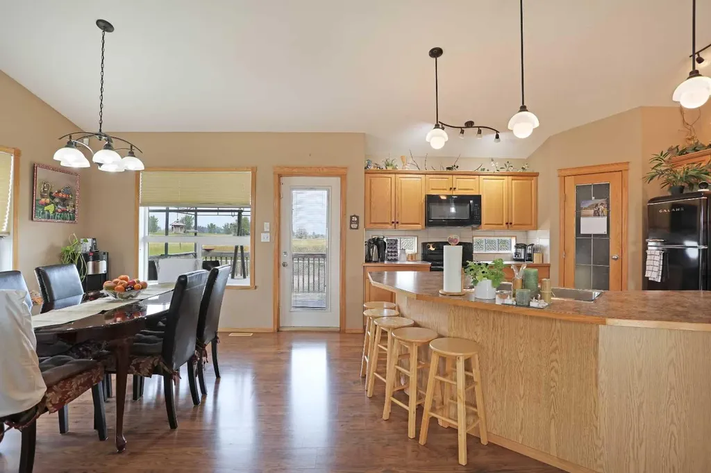 372 Lake Stafford Drive E Brooks AB T1R 1P8