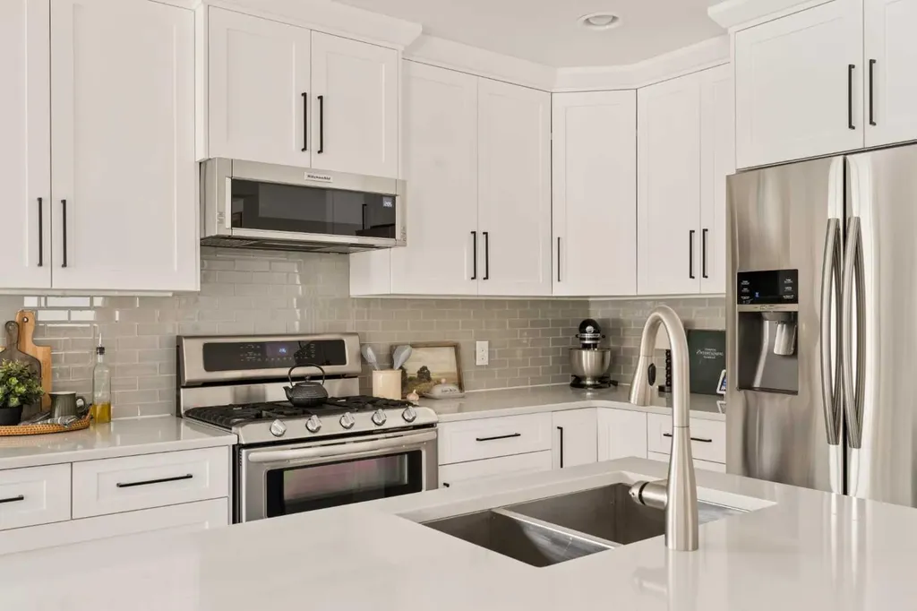 4331 Elgin Avenue SE Calgary AB T2Z 4N5