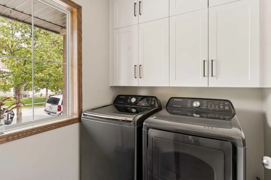 4331 Elgin Avenue SE Calgary AB T2Z 4N5
