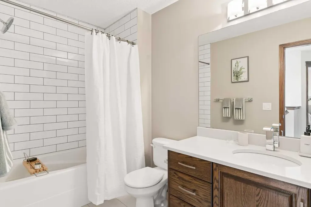 4331 Elgin Avenue SE Calgary AB T2Z 4N5
