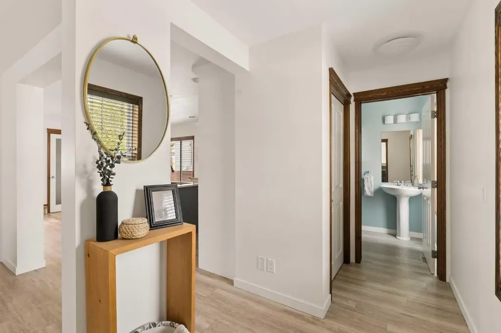4331 Elgin Avenue SE Calgary AB T2Z 4N5
