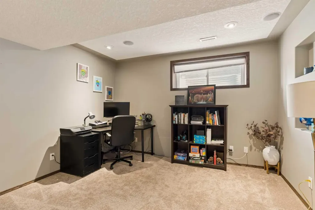 4331 Elgin Avenue SE Calgary AB T2Z 4N5
