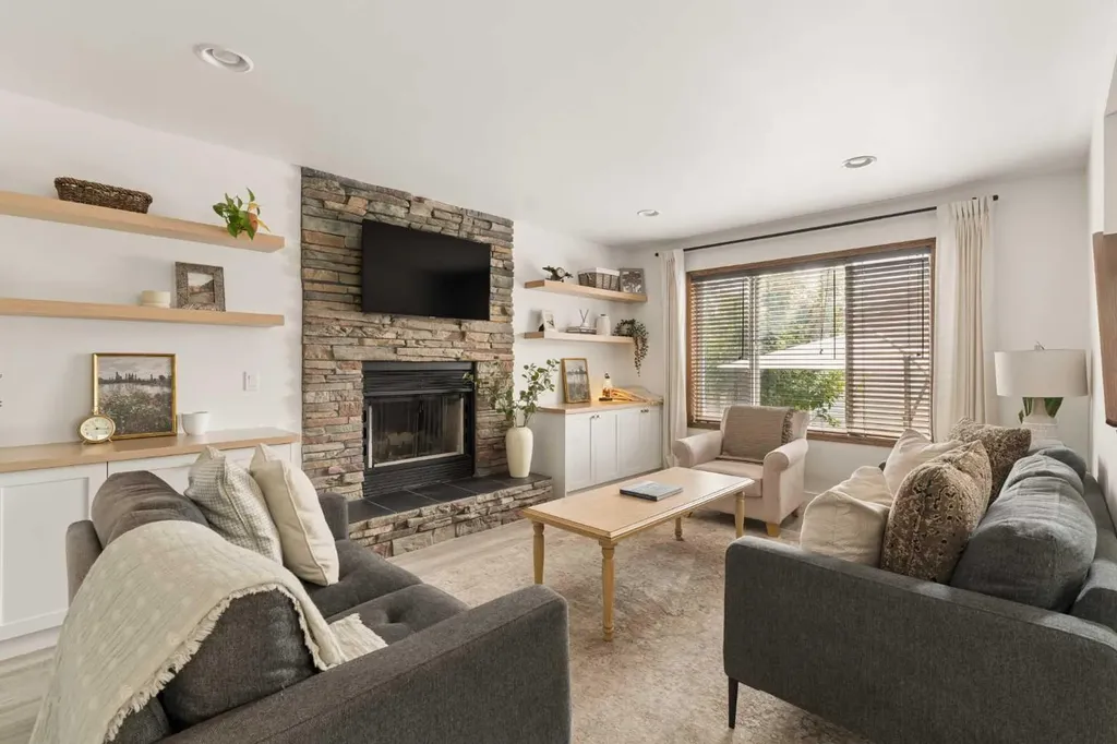 4331 Elgin Avenue SE Calgary AB T2Z 4N5