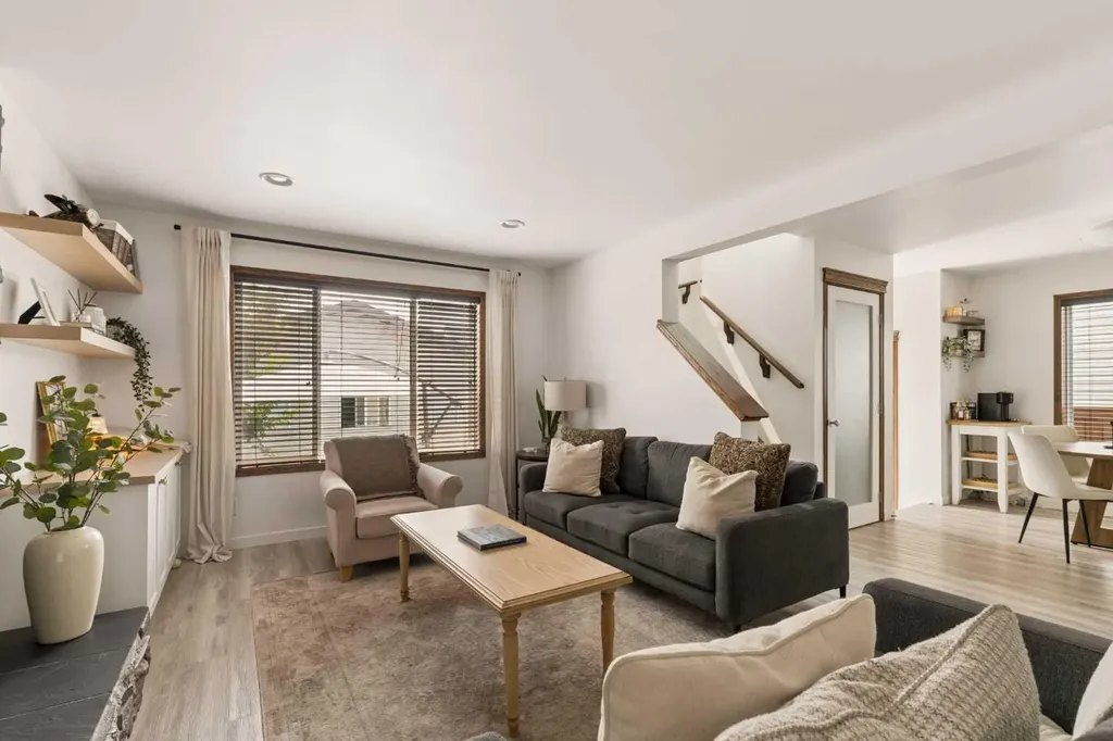 4331 Elgin Avenue SE Calgary AB T2Z 4N5