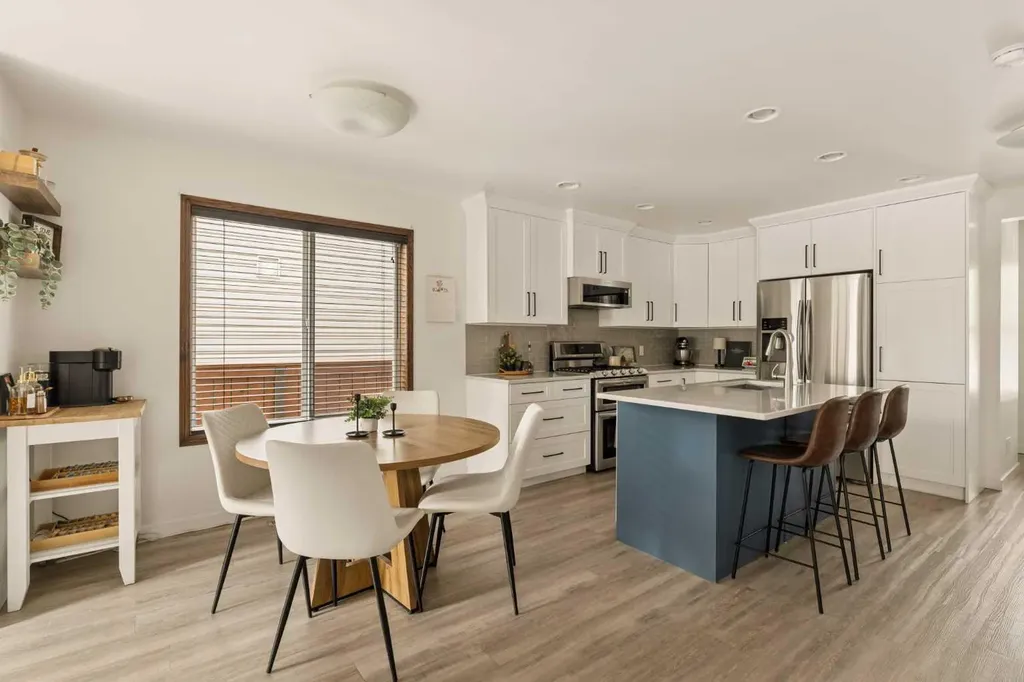 4331 Elgin Avenue SE Calgary AB T2Z 4N5