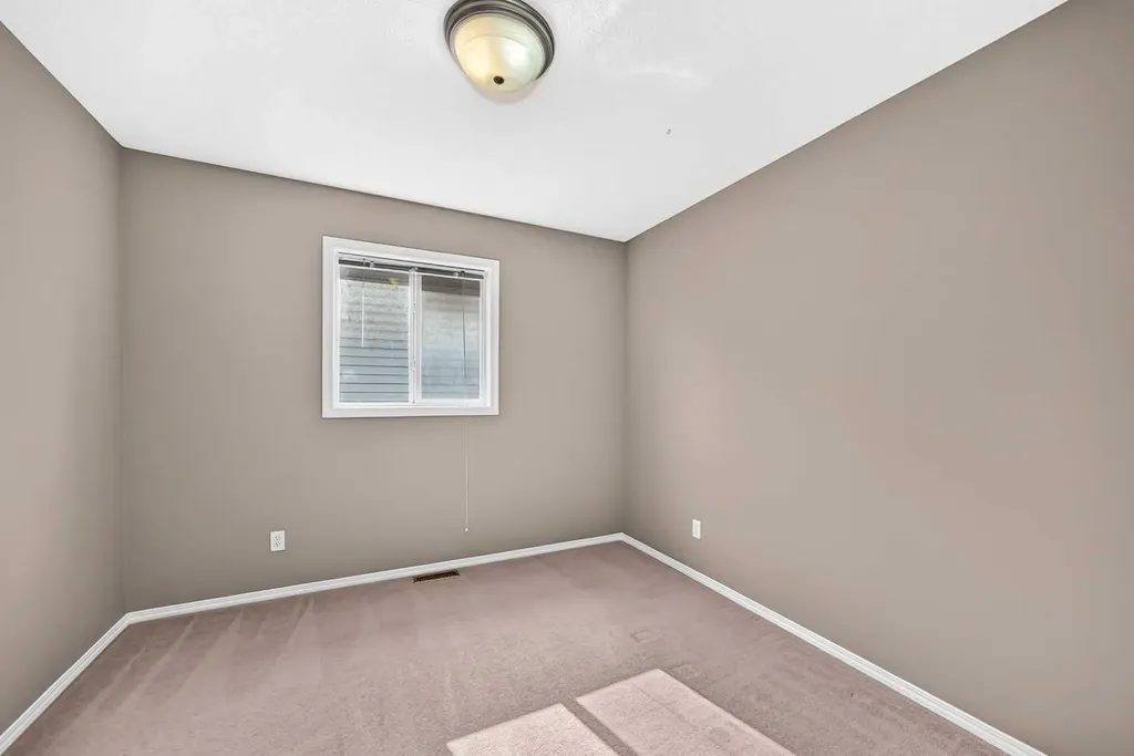 163 Valley Crest Close NW Calgary AB T3B 5X2