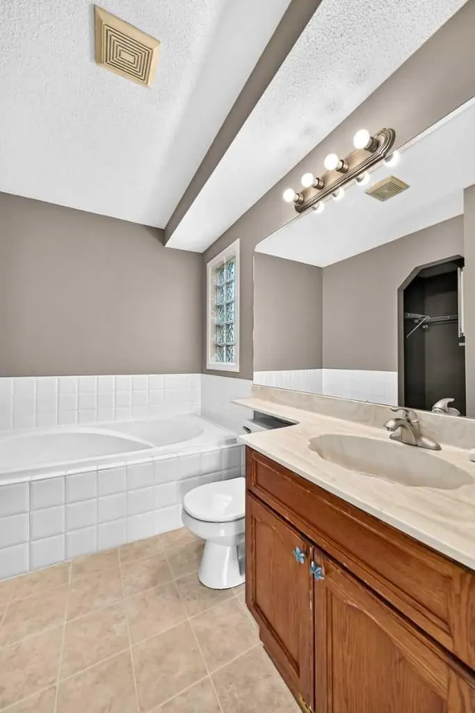 163 Valley Crest Close NW Calgary AB T3B 5X2
