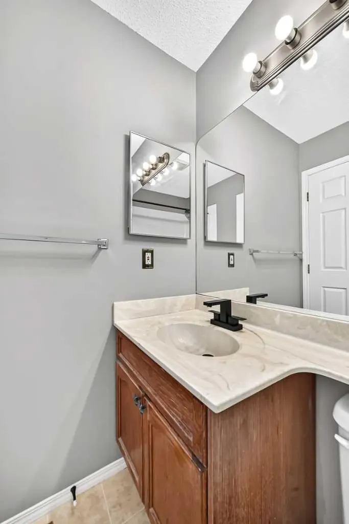 163 Valley Crest Close NW Calgary AB T3B 5X2