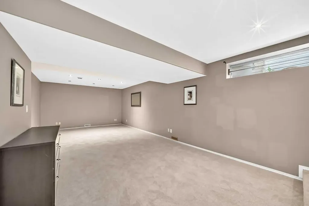 163 Valley Crest Close NW Calgary AB T3B 5X2