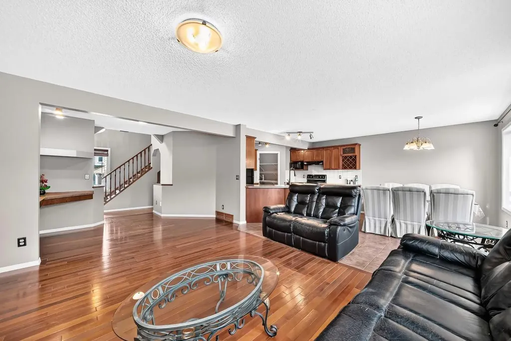 163 Valley Crest Close NW Calgary AB T3B 5X2
