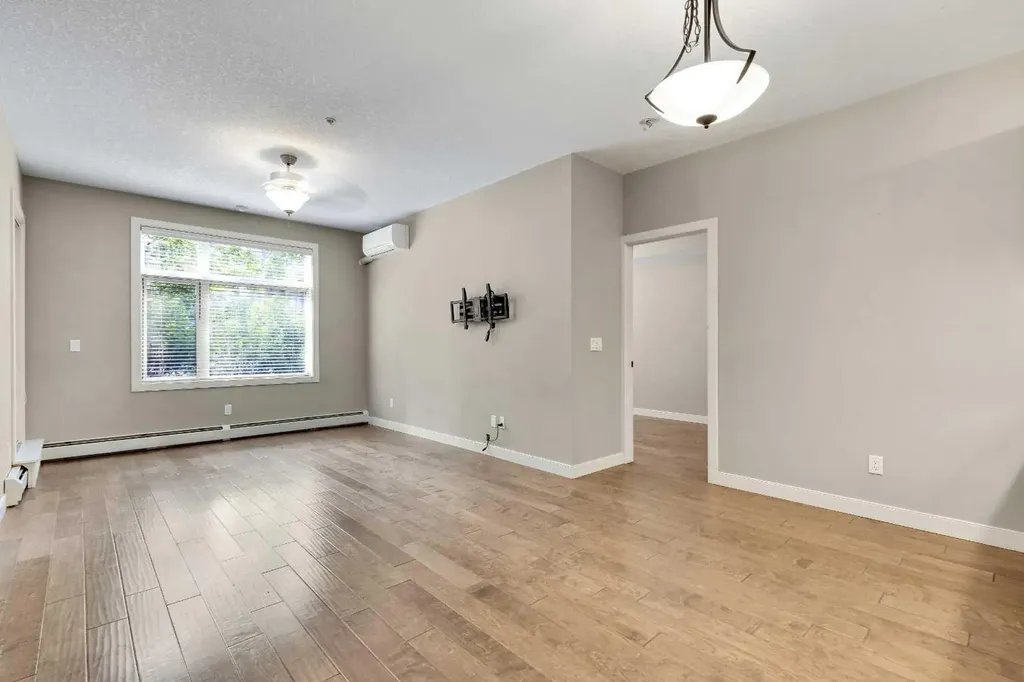 35 Aspenmont Heights SW Calgary AB T3H 0K1