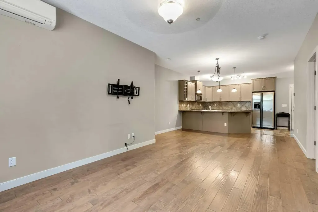 35 Aspenmont Heights SW Calgary AB T3H 0K1