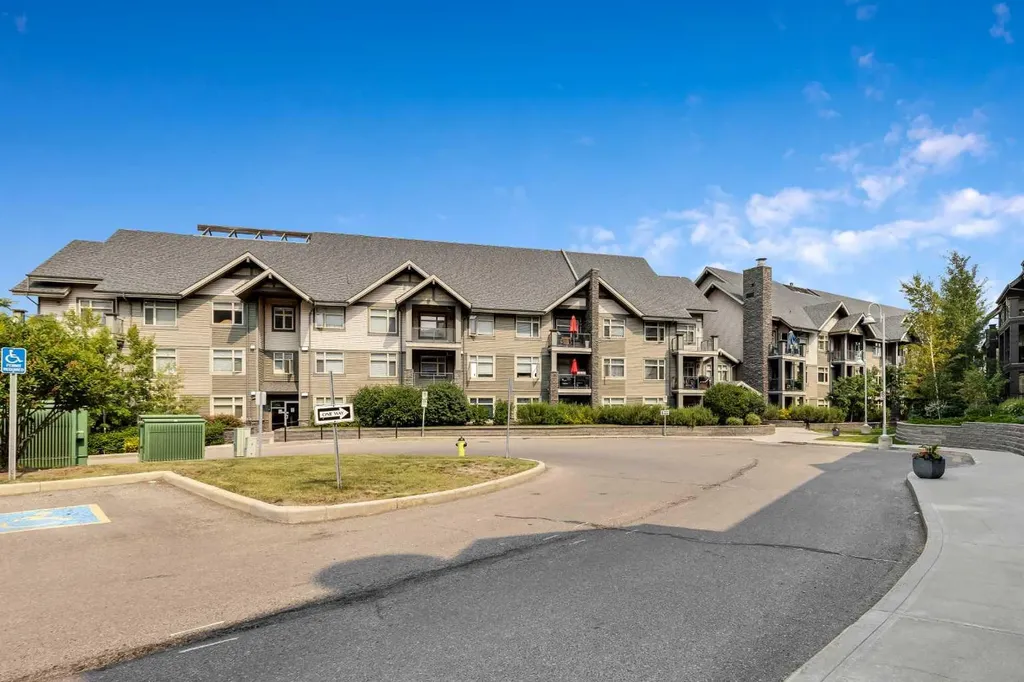 35 Aspenmont Heights SW Calgary AB T3H 0K1