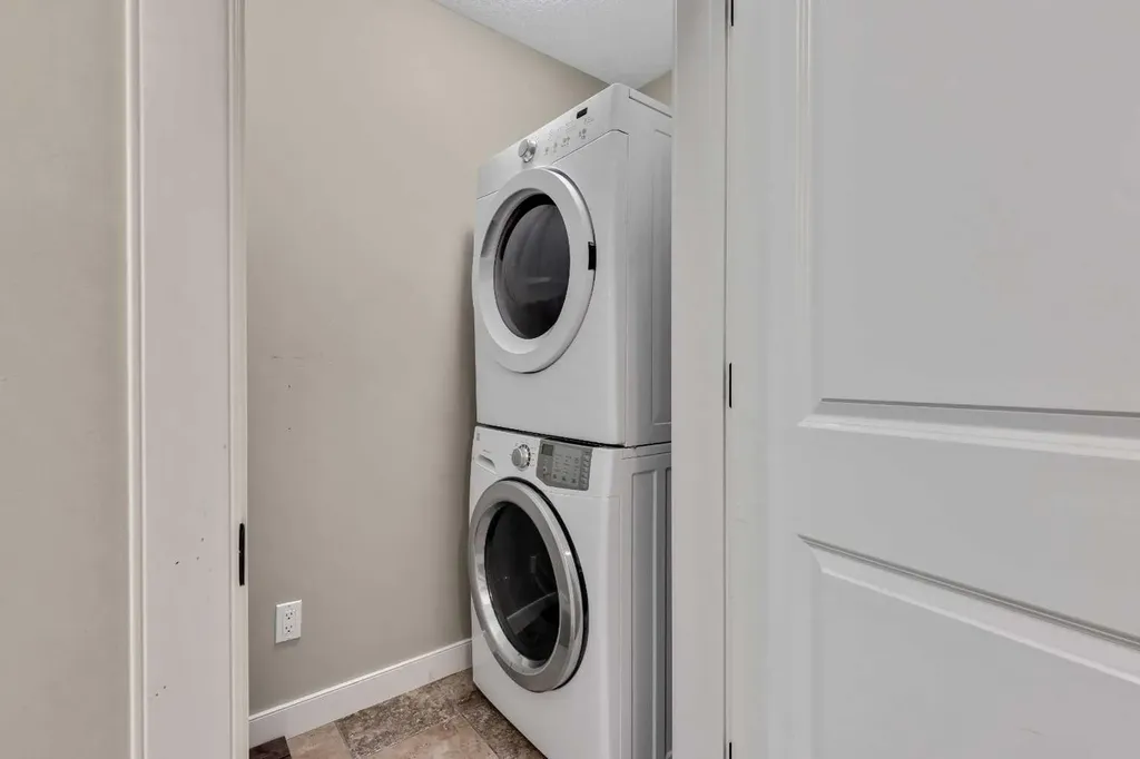 35 Aspenmont Heights SW Calgary AB T3H 0K1