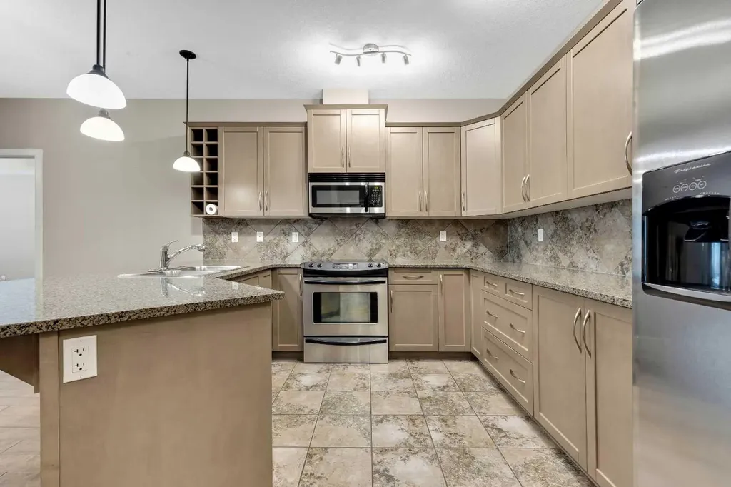 35 Aspenmont Heights SW Calgary AB T3H 0K1