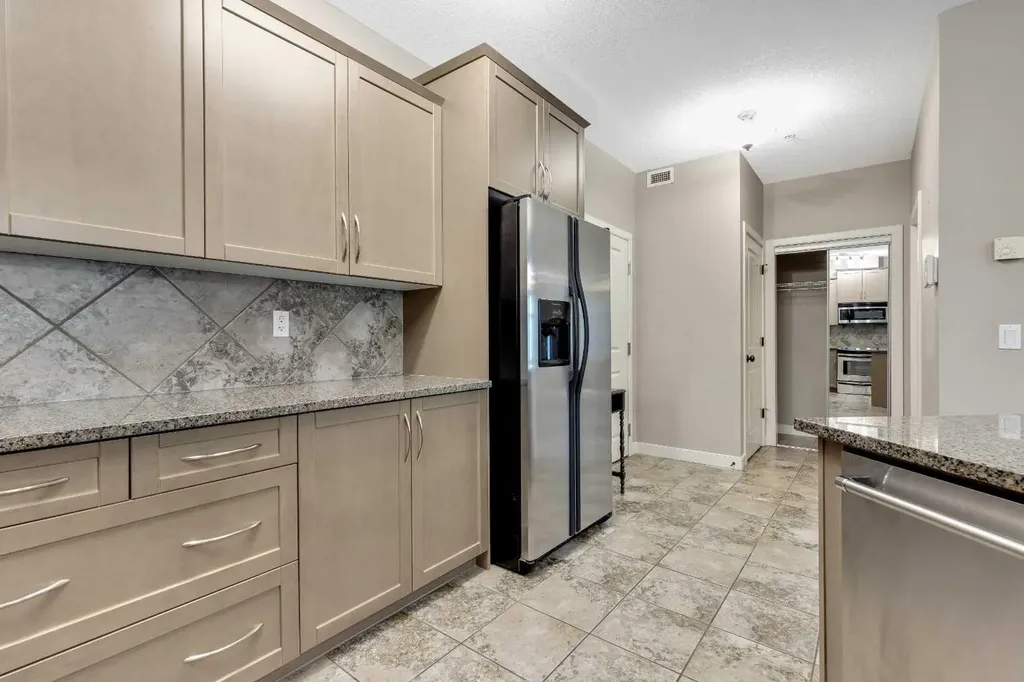 35 Aspenmont Heights SW Calgary AB T3H 0K1