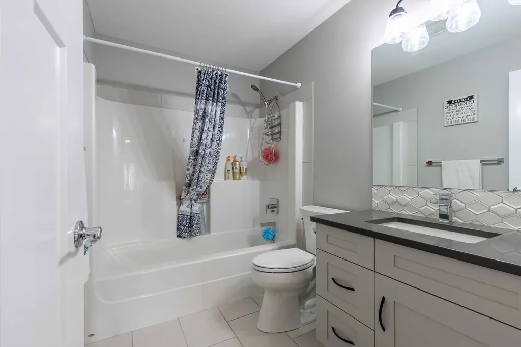 107 Westgate Drive Coaldale AB T1M 0E1